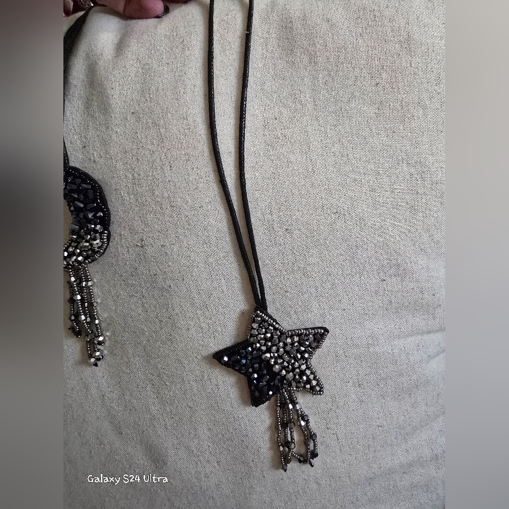 Yankee Candle & 2 Bag Charms 3 Piece Halloween Set: YC 22oz Candle & Moon / Star - Picture 9 of 13